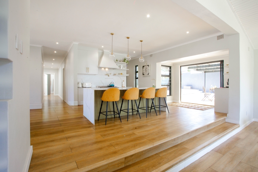 4 Bedroom Property for Sale in Loevenstein Western Cape